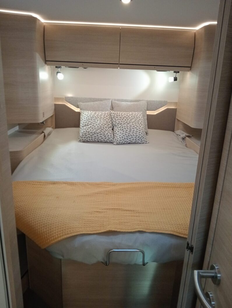 RAPIDO C86I – 2025 -CAMA ISLA – FACE TO FACE