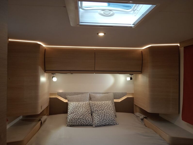 RAPIDO C86I – 2025 -CAMA ISLA – FACE TO FACE