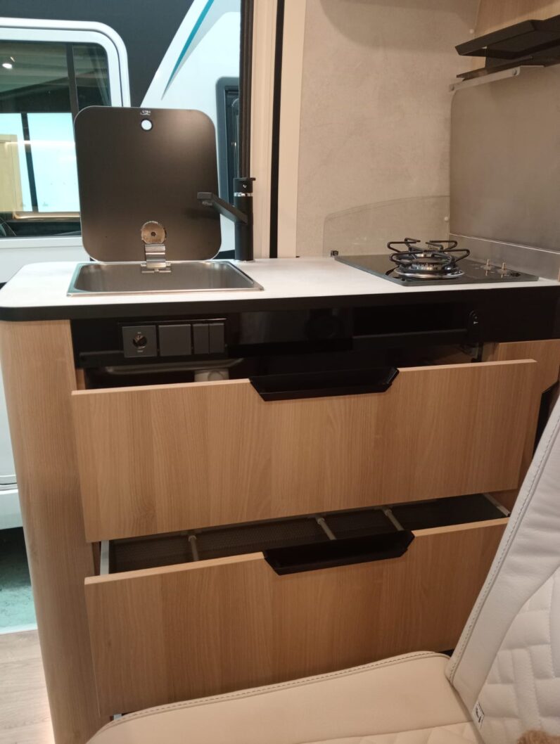 DREAMER CAMPER VAN XL AUTOMATICO