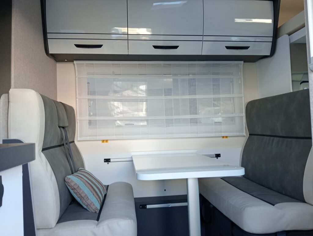 Amplio salon