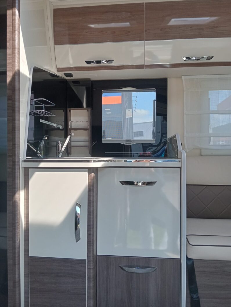 McLouis Nevis 881 Serie 800 – 2025 (NUEVA) | 180 CV Automático | Integral, Cama isla, Face to face