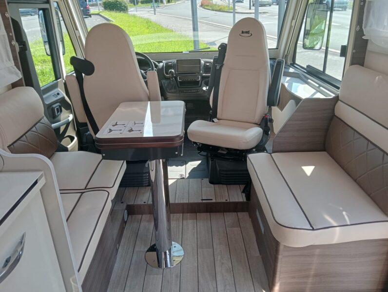 McLouis Nevis 881 Serie 800 – 2025 (NUEVA) | 180 CV Automático | Integral, Cama isla, Face to face