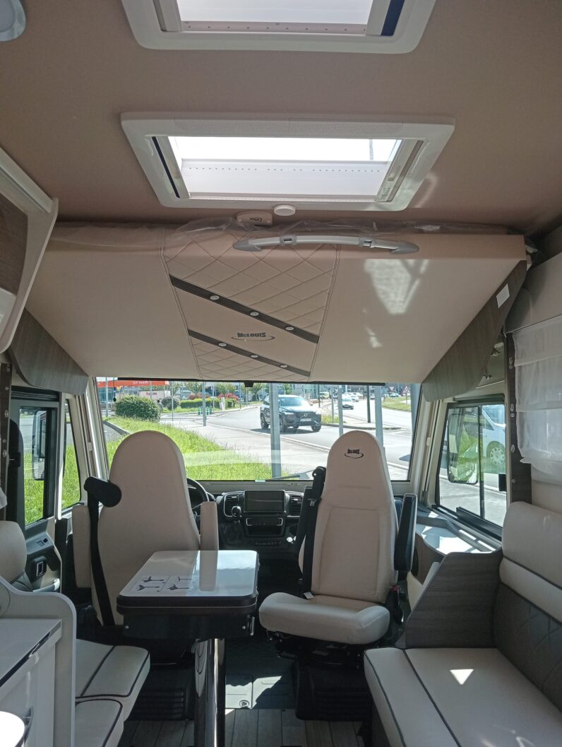 McLouis Nevis 881 Serie 800 – 2025 (NUEVA) | 180 CV Automático | Integral, Cama isla, Face to face