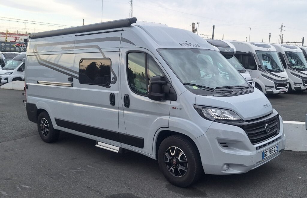 Camper compacta con cambio automático