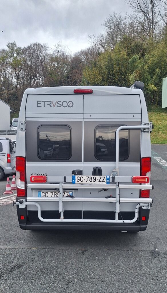 Trasera vehiculo con portabicis