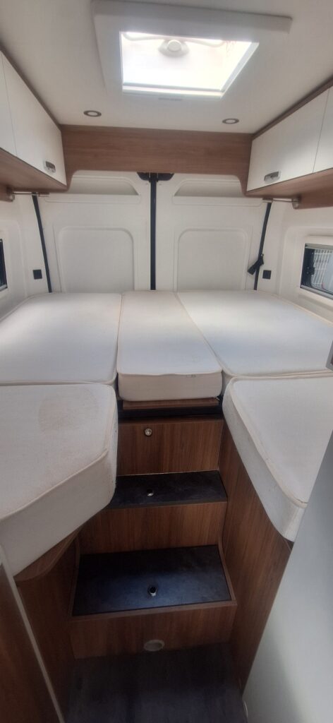 Camper VO- Pilote V630J-camasgemelas