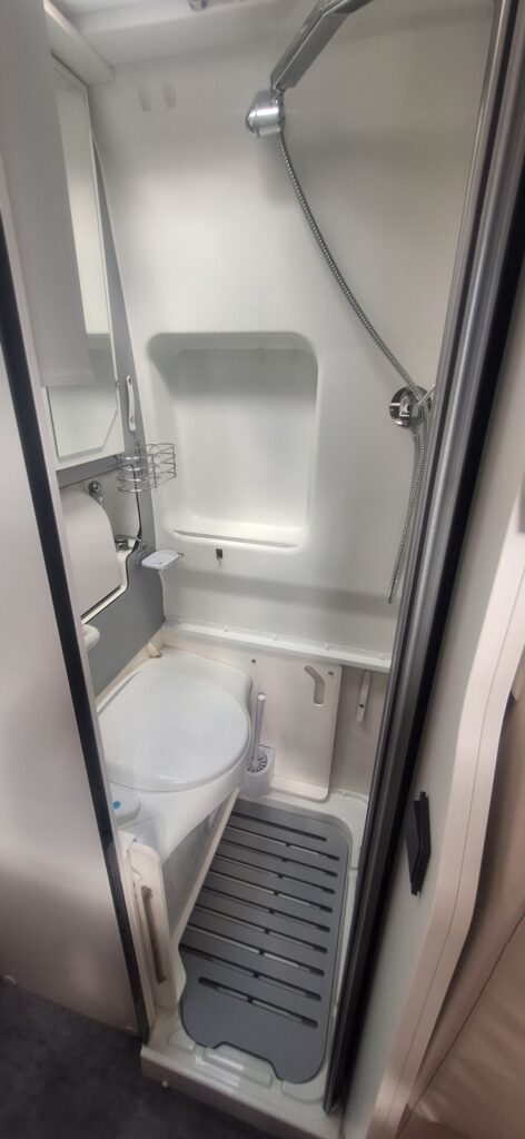 Camper VO-Pilote V630J- aseo