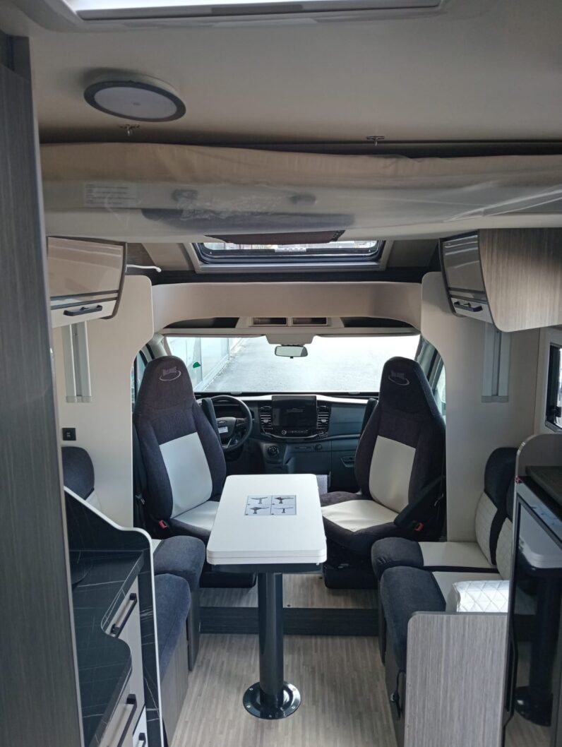 MC Louis MC4 881- Autocaravana Perfilada 2026 – Isla – Face to Face