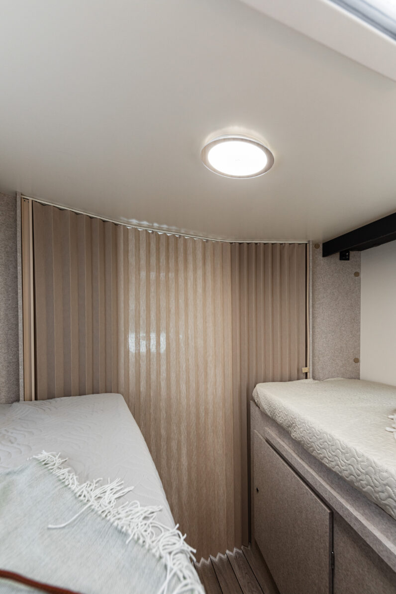 MC LOUIS 373-2026-CAMAS GEMELAS-SALON L