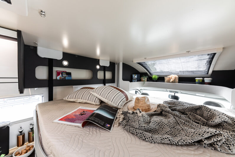 MC LOUIS 373-2026-CAMAS GEMELAS-SALON L