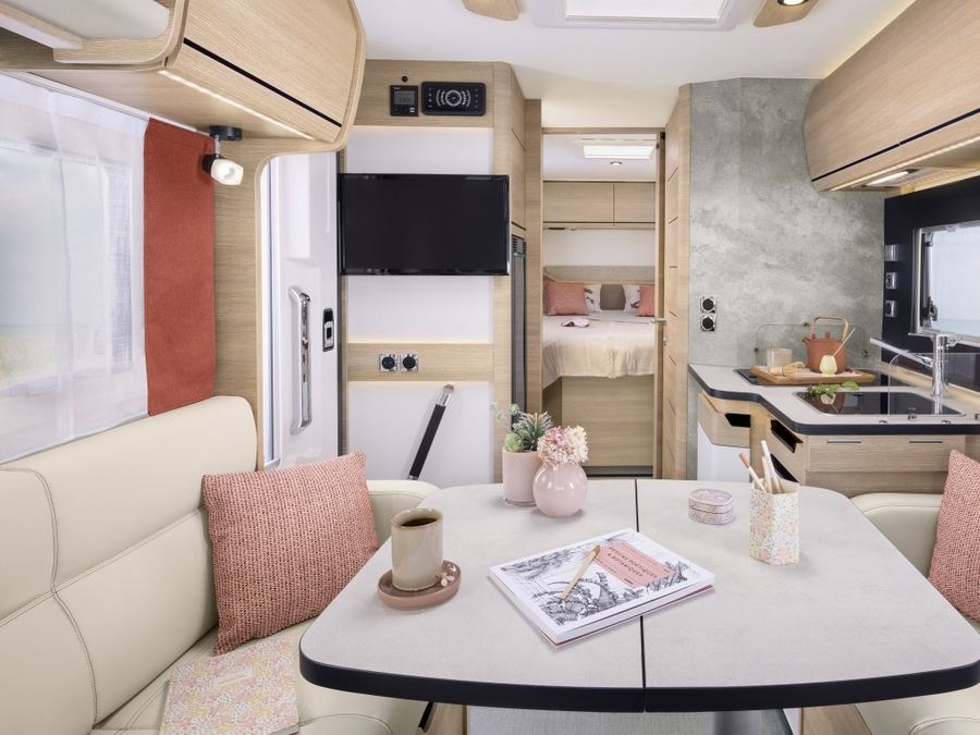 Rapido 2026: Autocaravanas y Vans Nuevas con Disponibilidad Inmediata y Financiación Flexible | Caravanas Evasión